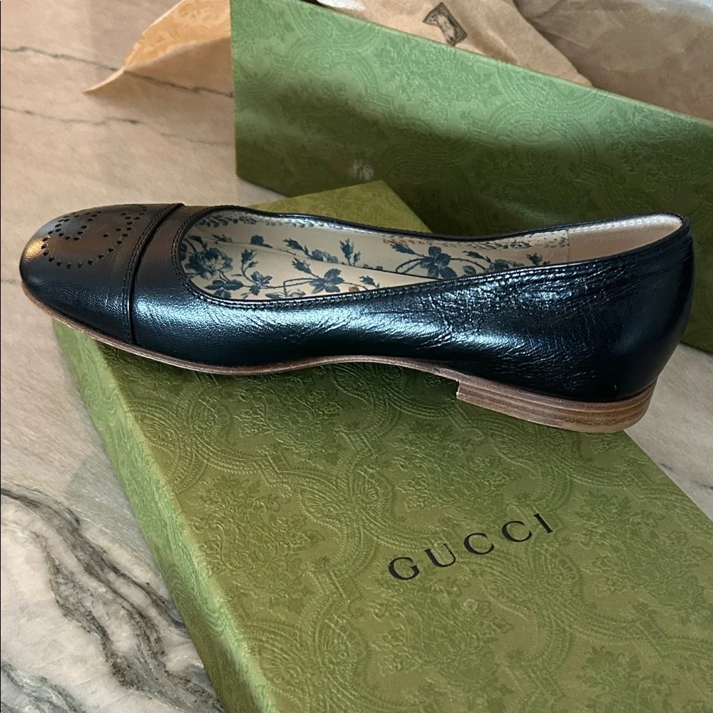 Gucci Black Leather Square-Toe Pumps with Floral Insole - Picture 3 of 3
